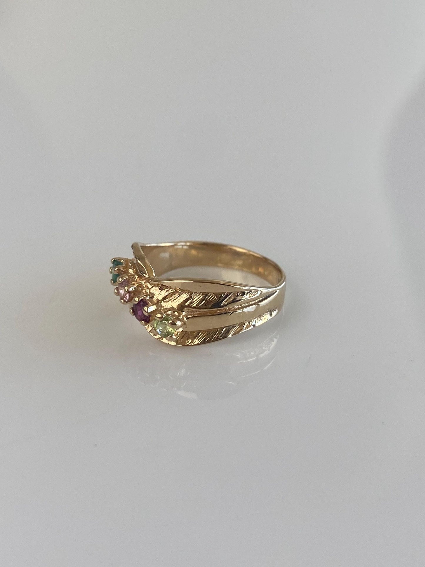 Vintage Solid 14k Yellow Gold Ruby Emerald Peridot Pink Tourmaline Ring Band - Size 5.25