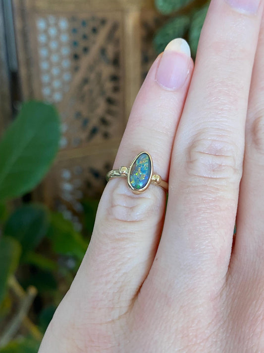 Vintage Solid 14k Yellow Gold Opal Ring - Size 2.25