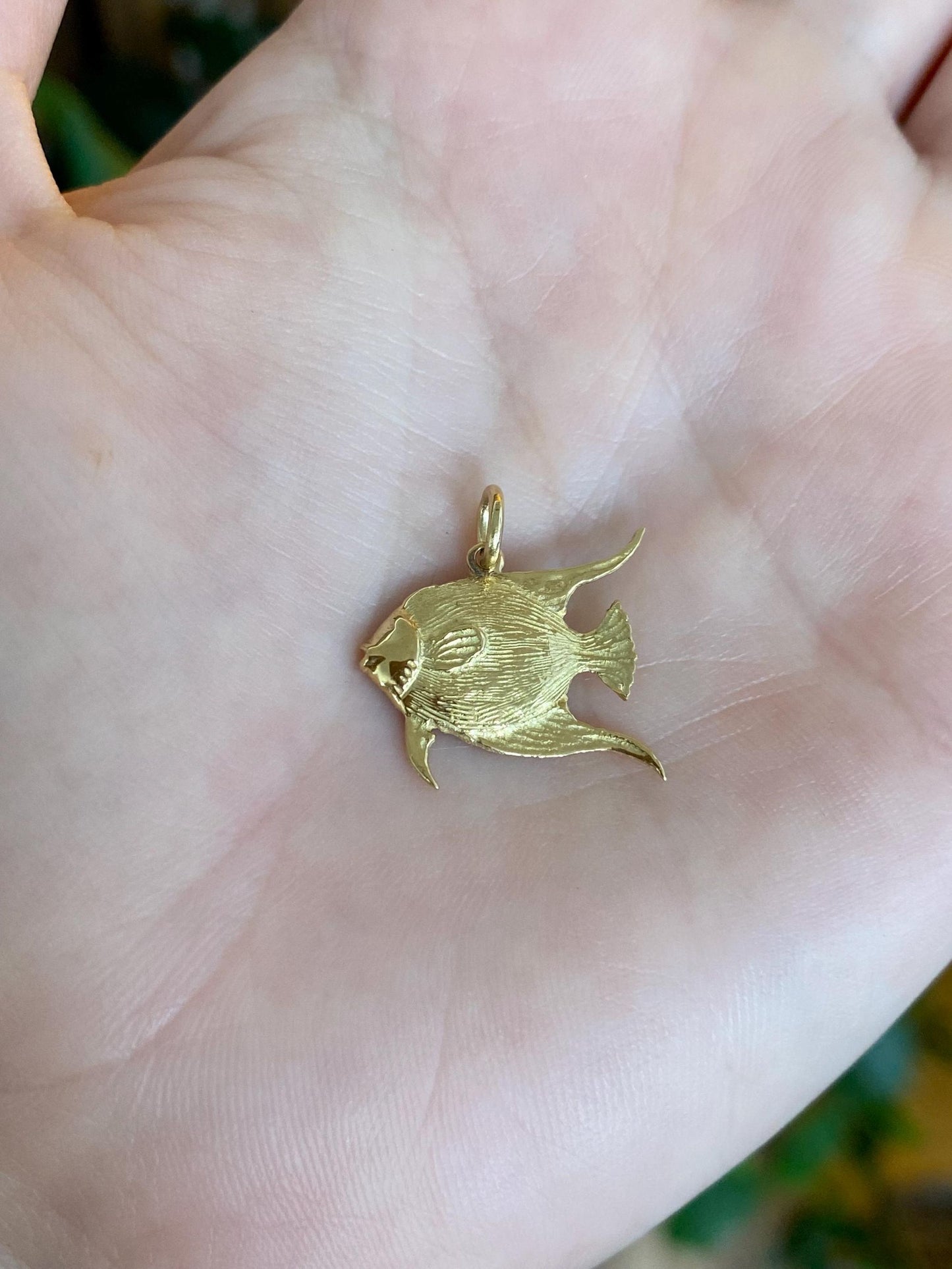 Vintage Solid 18k Yellow Gold Fish Charm
