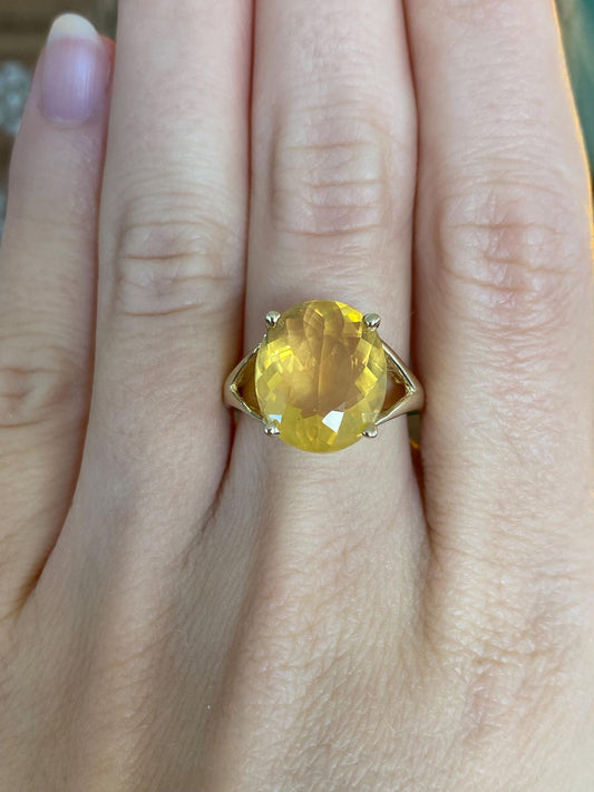 Vintage Solid 14k Yellow Gold Yellow Orange Cubic Zirconia Ring - Size 6.5