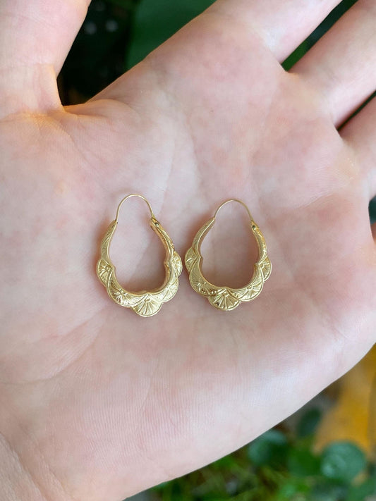 Vintage 14k Yellow Gold Art Nouveau Design Scalloped Hoop Earrings