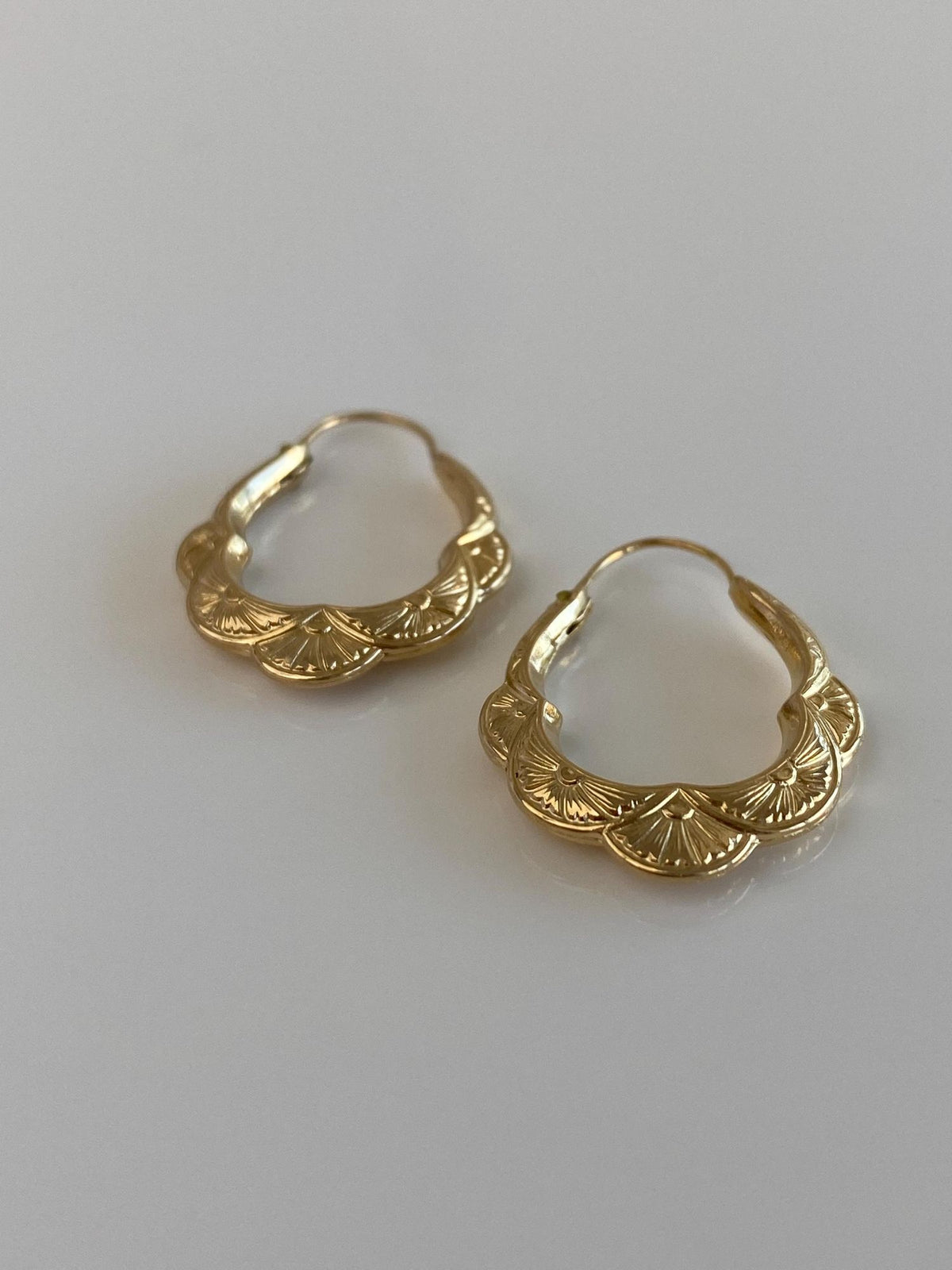 Vintage 14k Yellow Gold Art Nouveau Design Scalloped Hoop Earrings