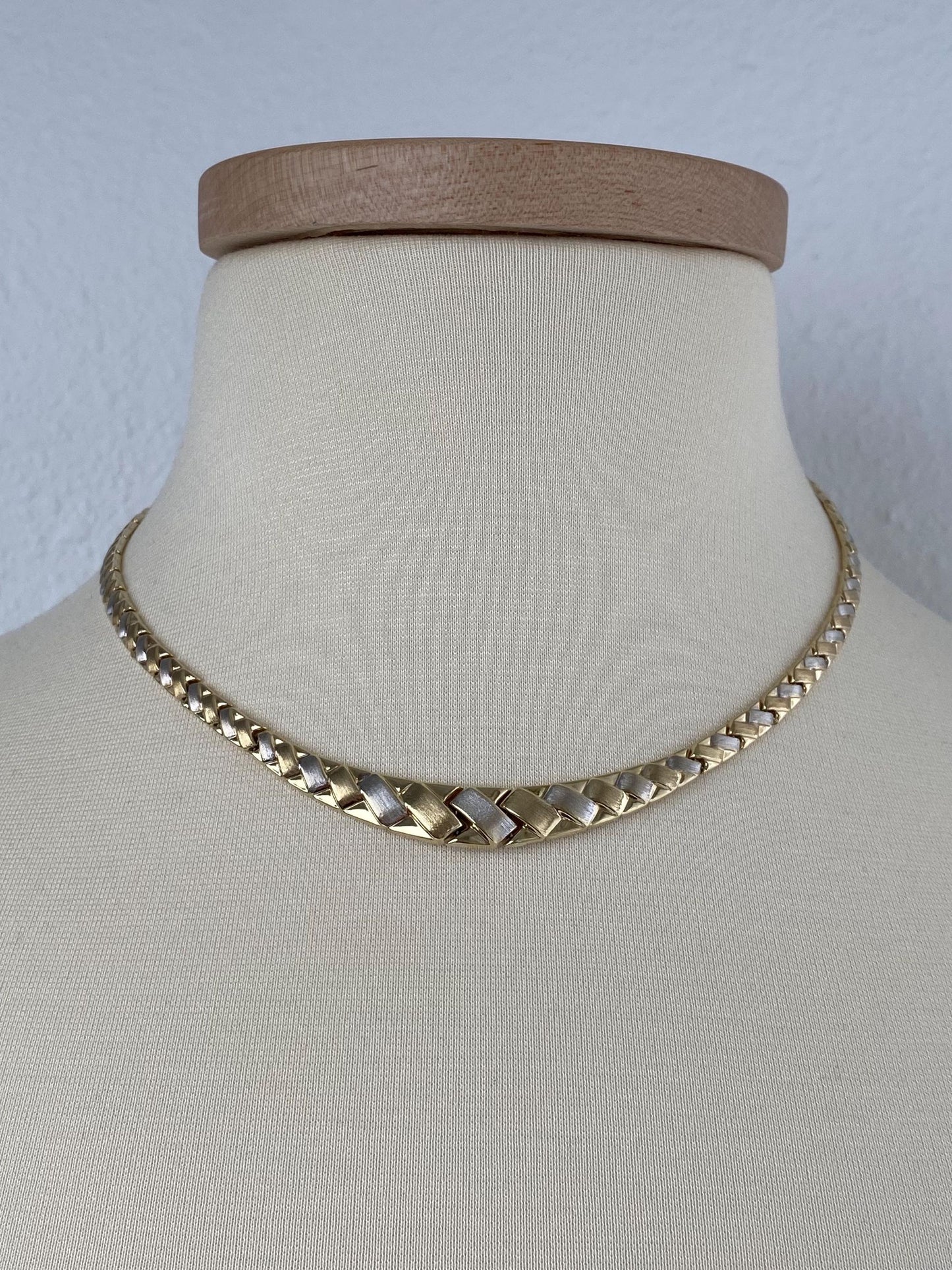 Vintage 10k White & Yellow Gold Graduated Woven Link Chain Necklace - 17.5 inches
