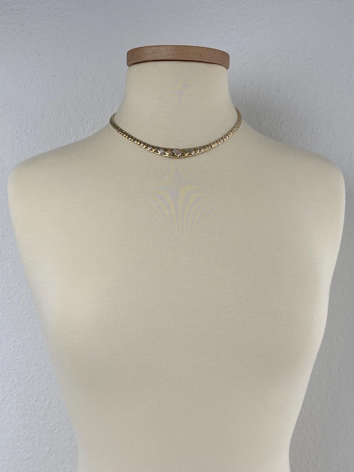 Vintage 10k White & Yellow Gold Graduated Woven Link Chain Necklace - 17.5 inches