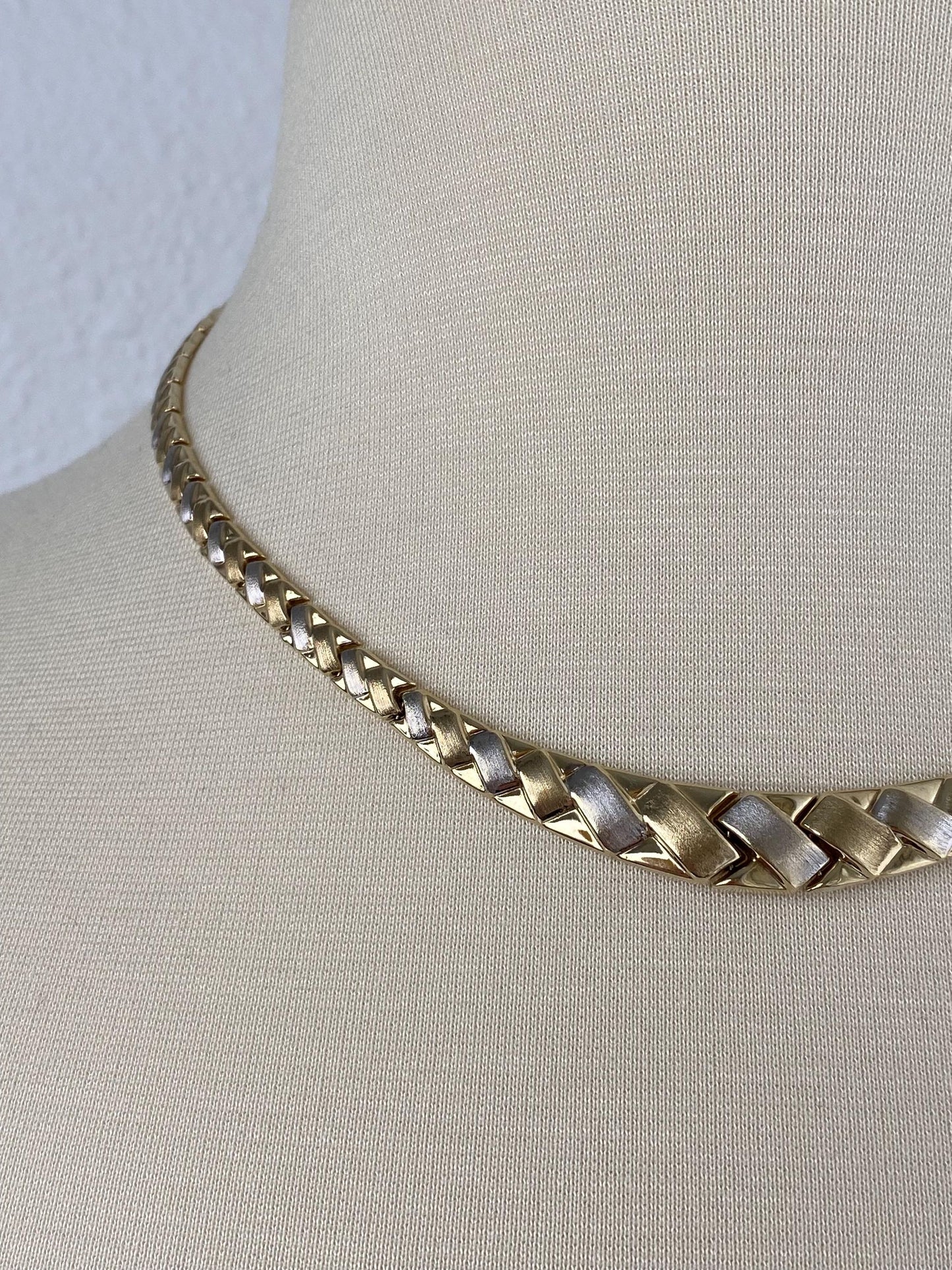 Vintage 10k White & Yellow Gold Graduated Woven Link Chain Necklace - 17.5 inches