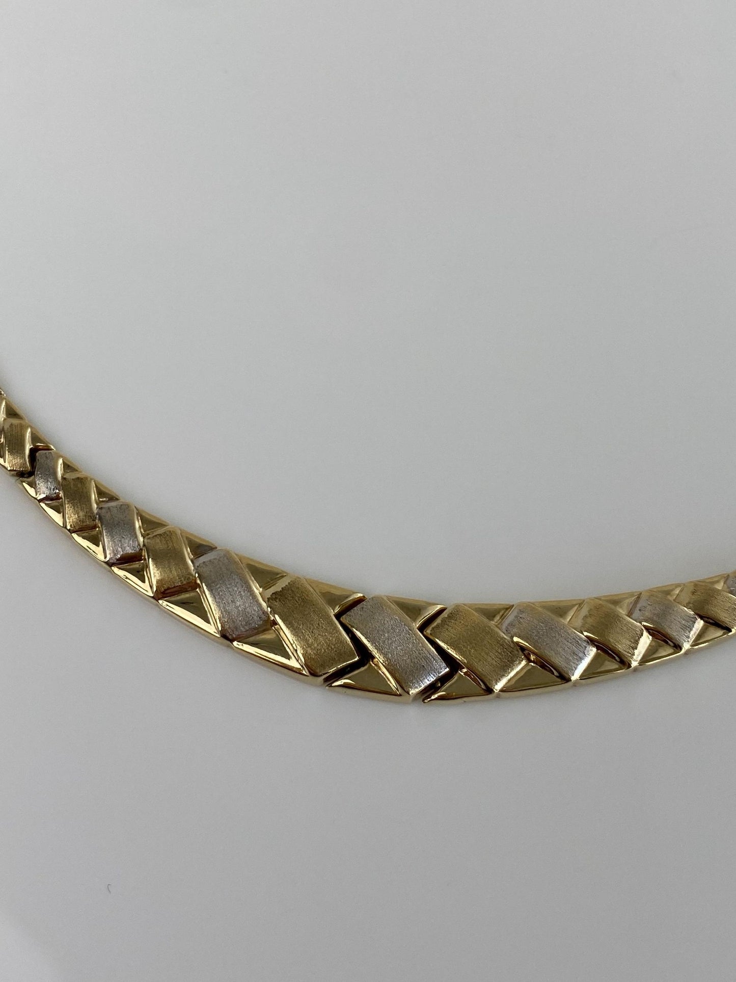 Vintage 10k White & Yellow Gold Graduated Woven Link Chain Necklace - 17.5 inches