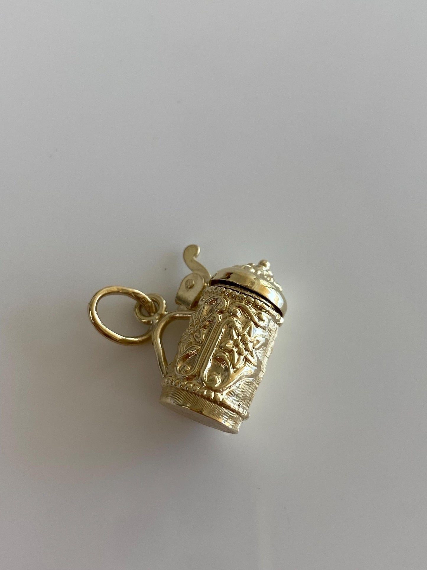 Vintage Solid 10k Yellow Gold Floral Embossed Beer Stein Charm
