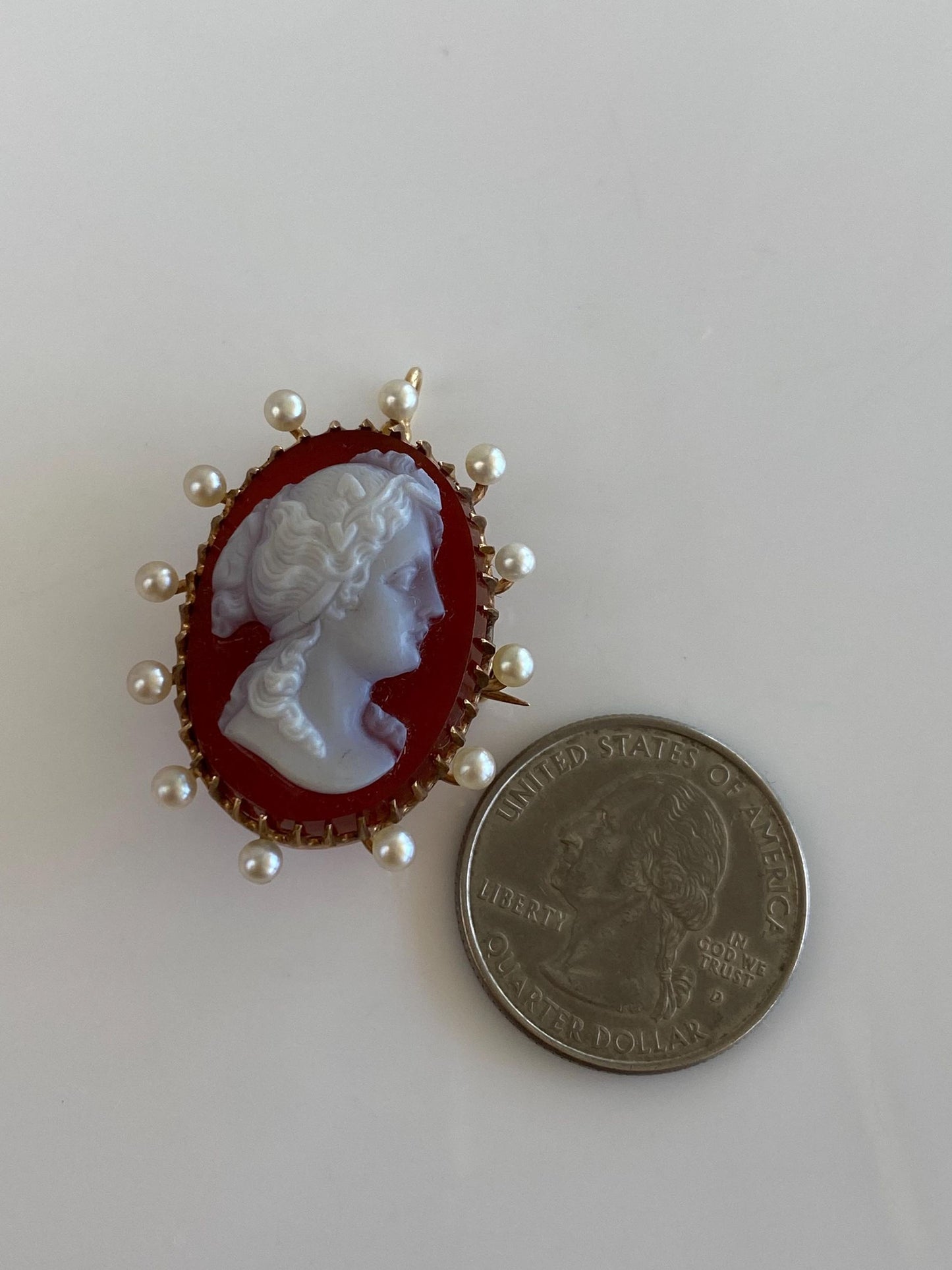 Vintage Solid 14k Yellow Gold Pearl Border Cameo Brooch Pin Charm