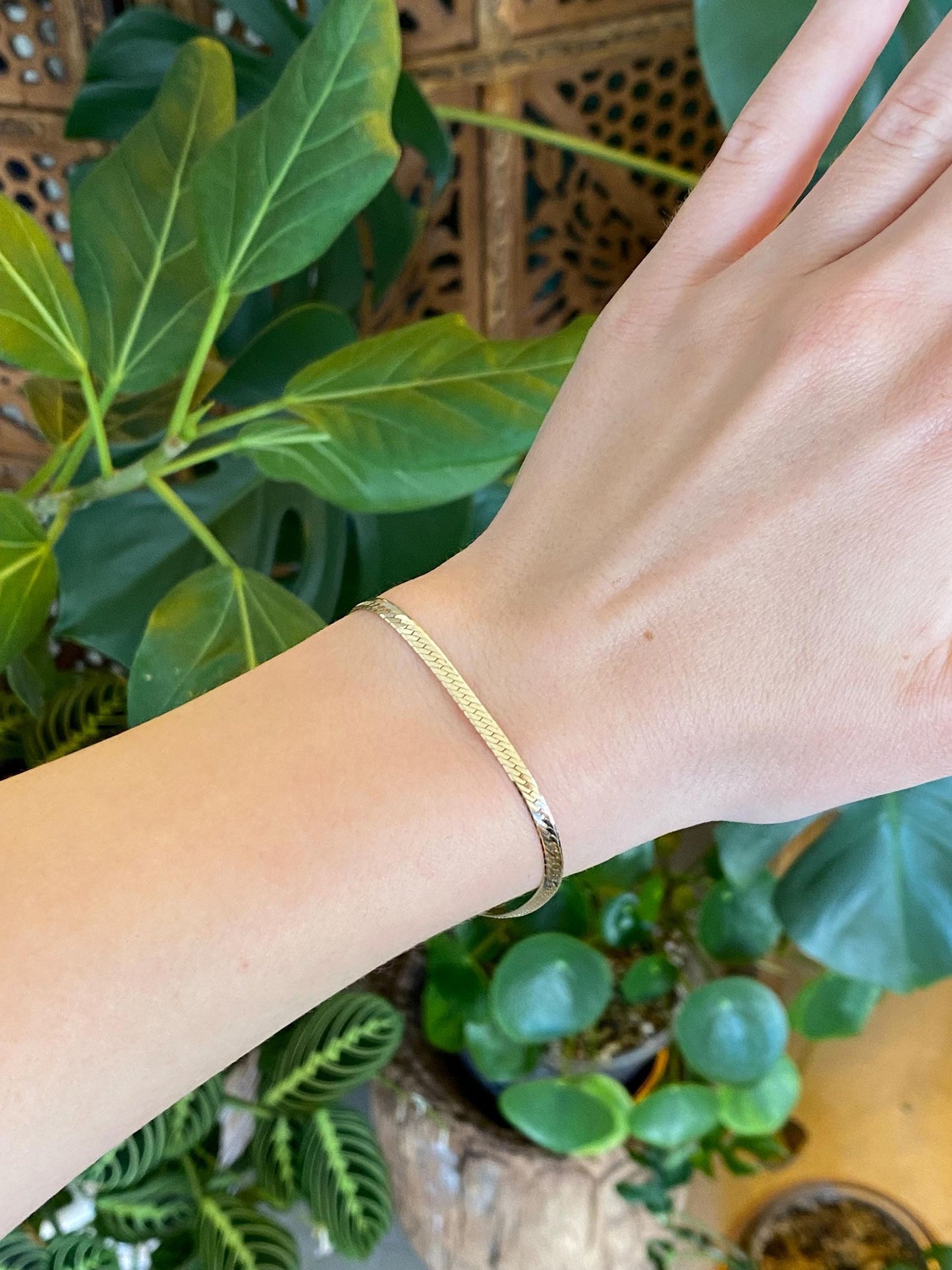 Vintage Solid 14k Yellow Gold Herringbone Chain Bracelet - 7 inches