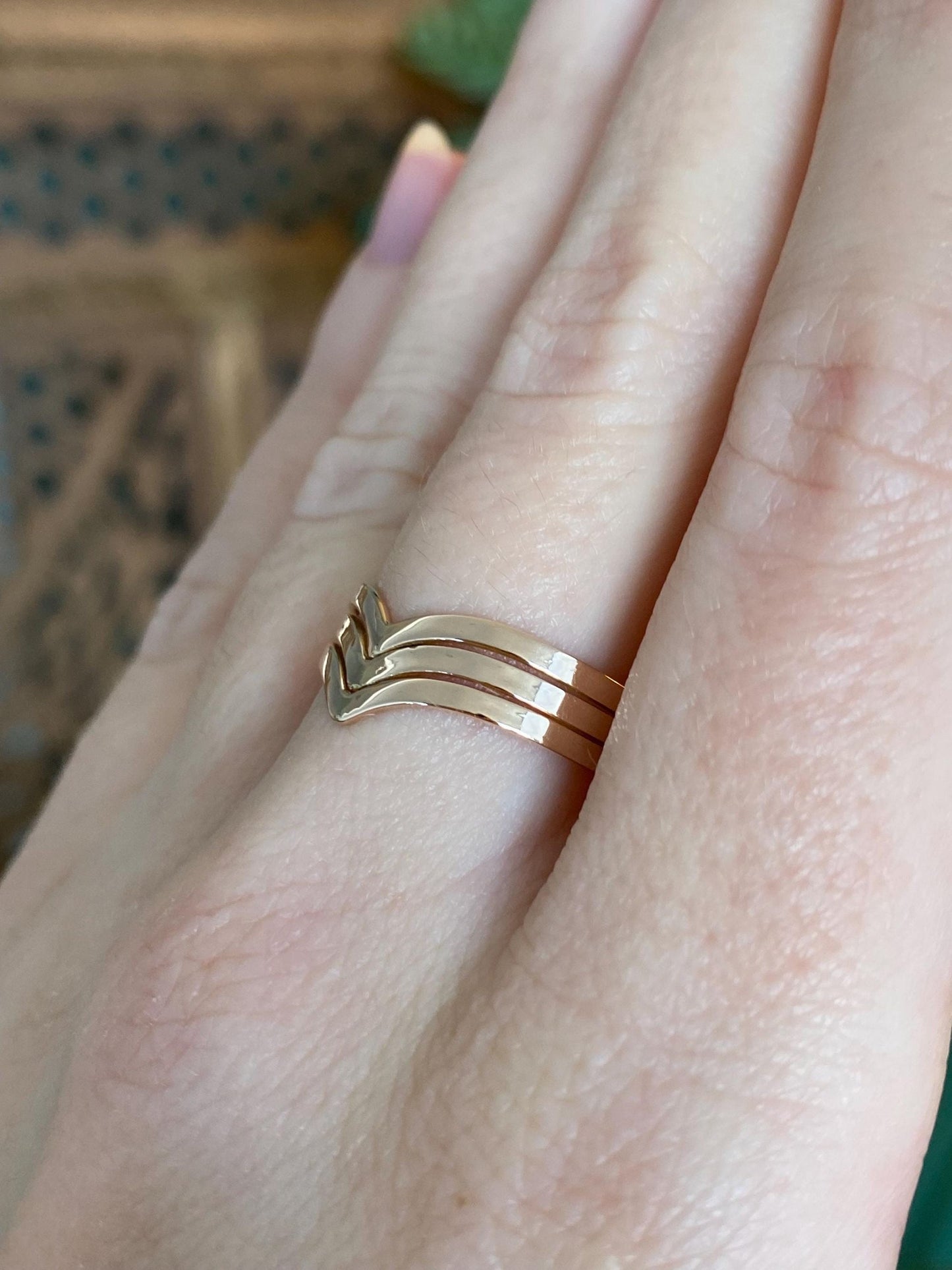Vintage Solid 18k Rose Gold Chevron Ring Band - Size 8.5