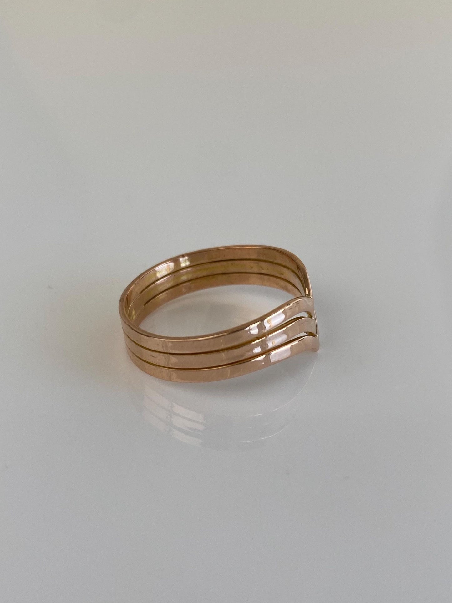 Vintage Solid 18k Rose Gold Chevron Ring Band - Size 8.5