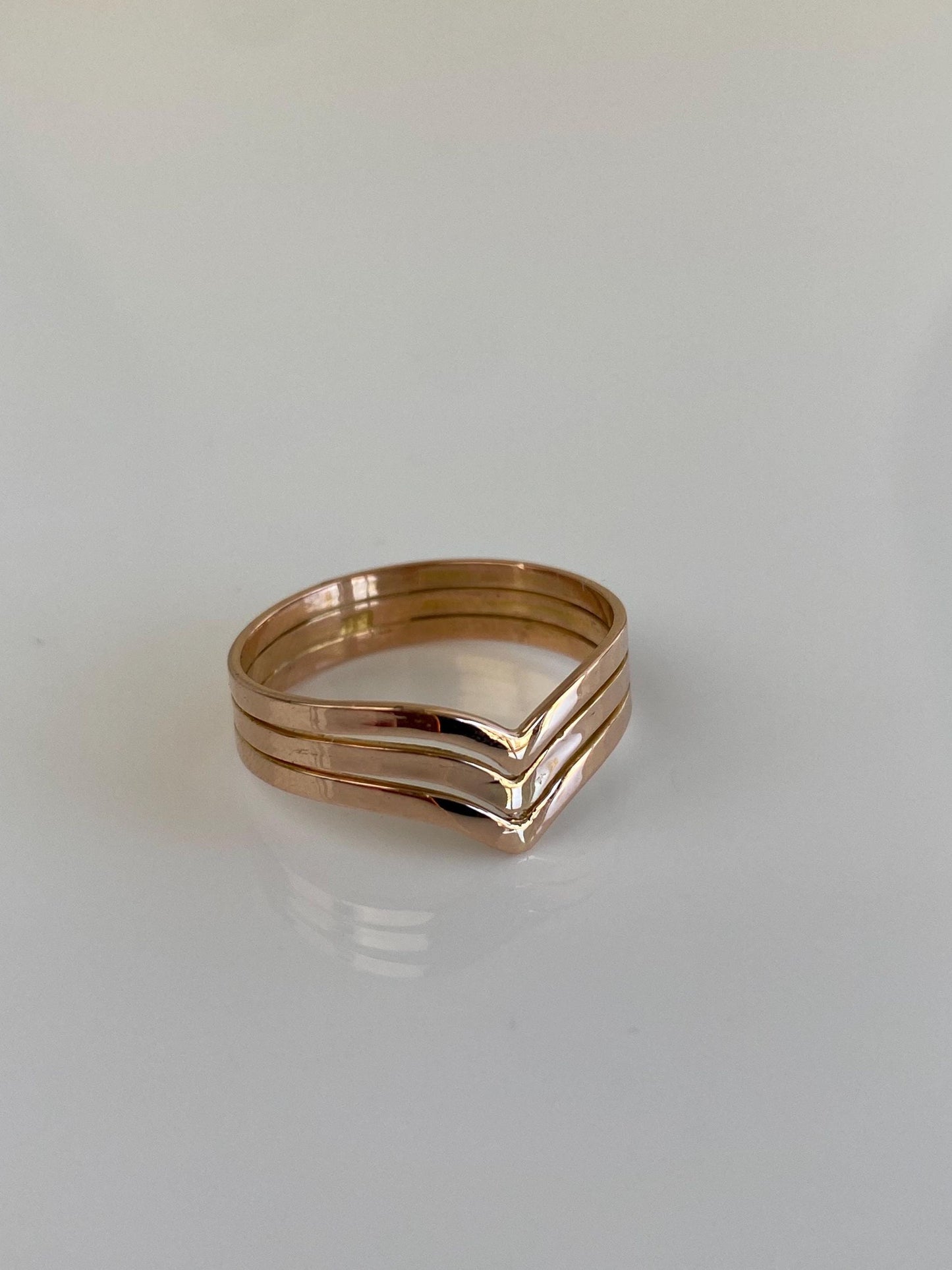 Vintage Solid 18k Rose Gold Chevron Ring Band - Size 8.5