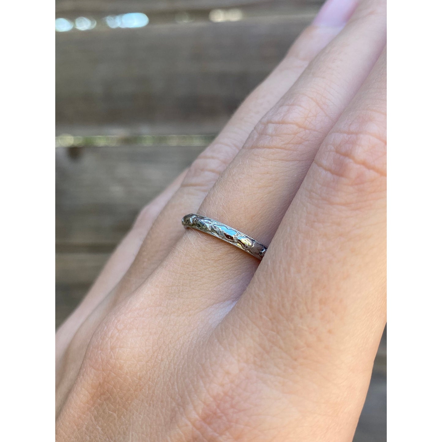 Vintage Solid 18k White Gold Designed Ring Band - Size 6.5