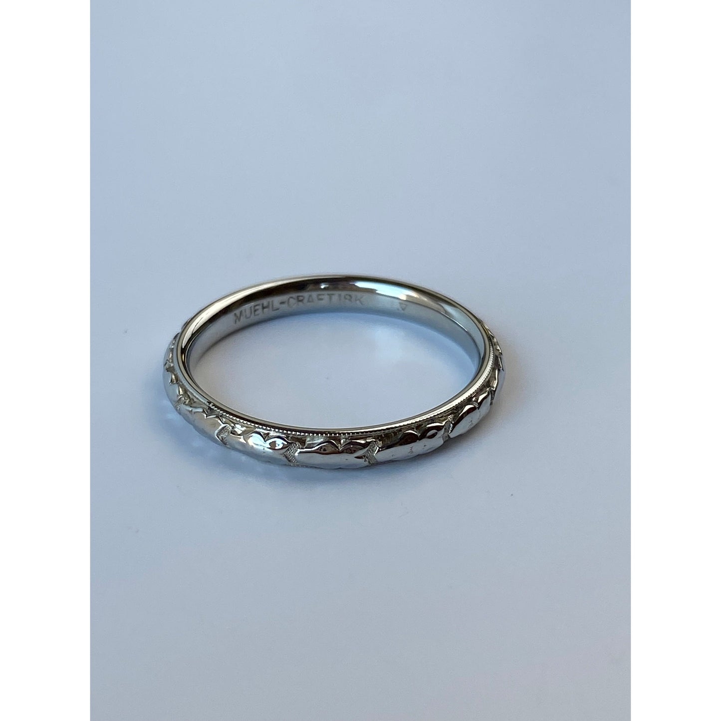 Vintage Solid 18k White Gold Designed Ring Band - Size 6.5