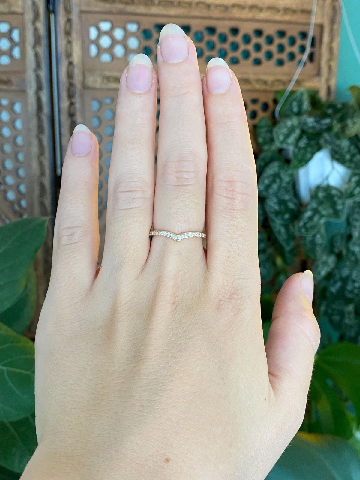 Vintage Solid 14k Yellow Gold Diamond Chevron Ring Band - Size 6.75