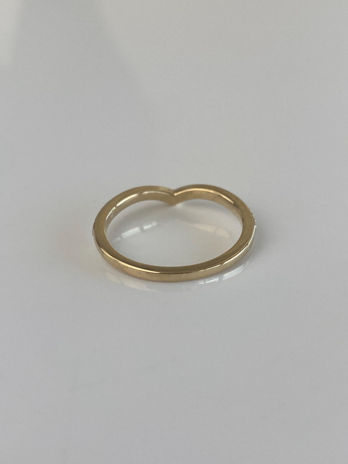 Vintage Solid 14k Yellow Gold Diamond Chevron Ring Band - Size 6.75