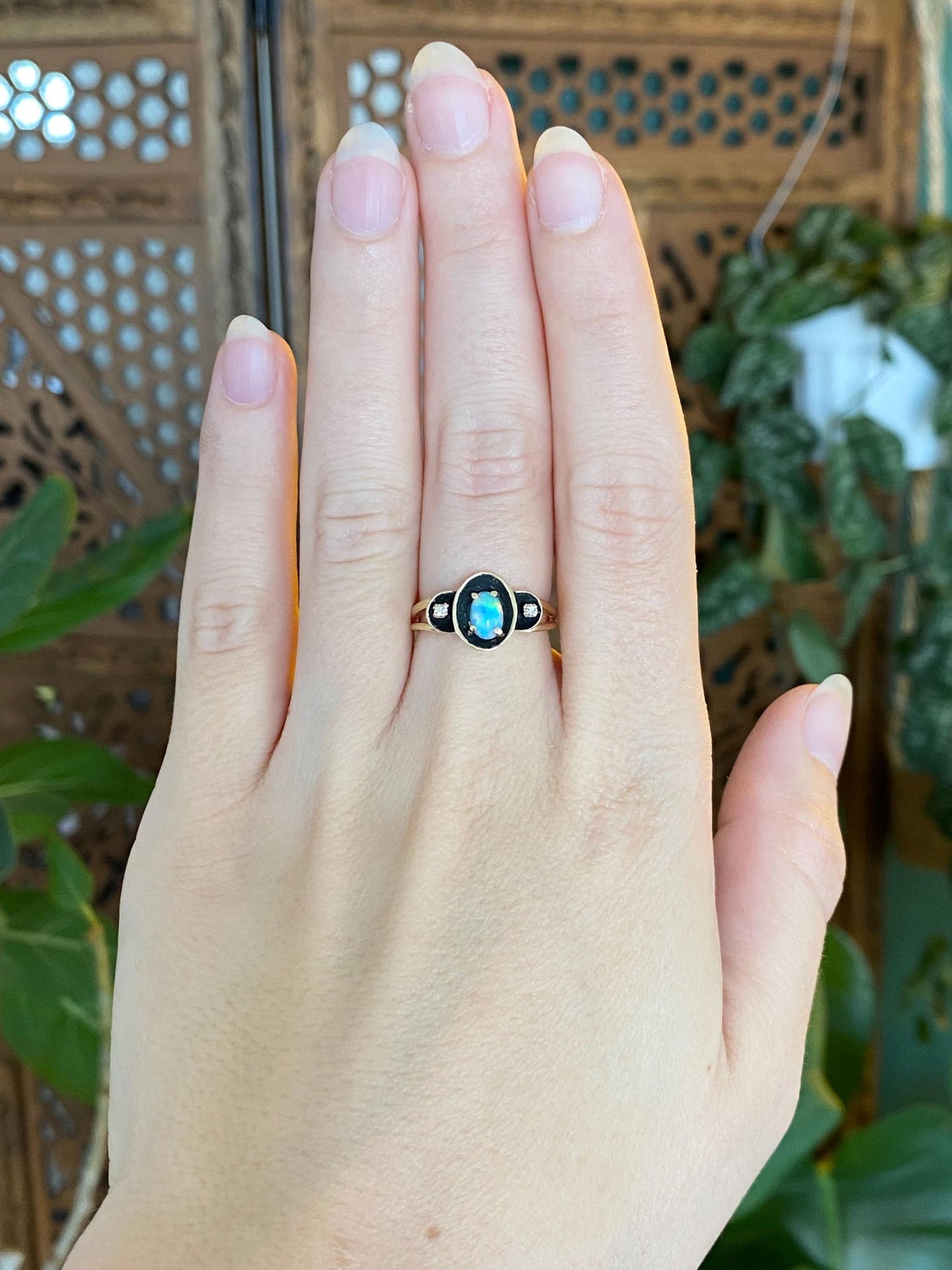 Vintage Solid 14k Yellow Gold Diamond Opal Shadowbox Ring - Size 6.25