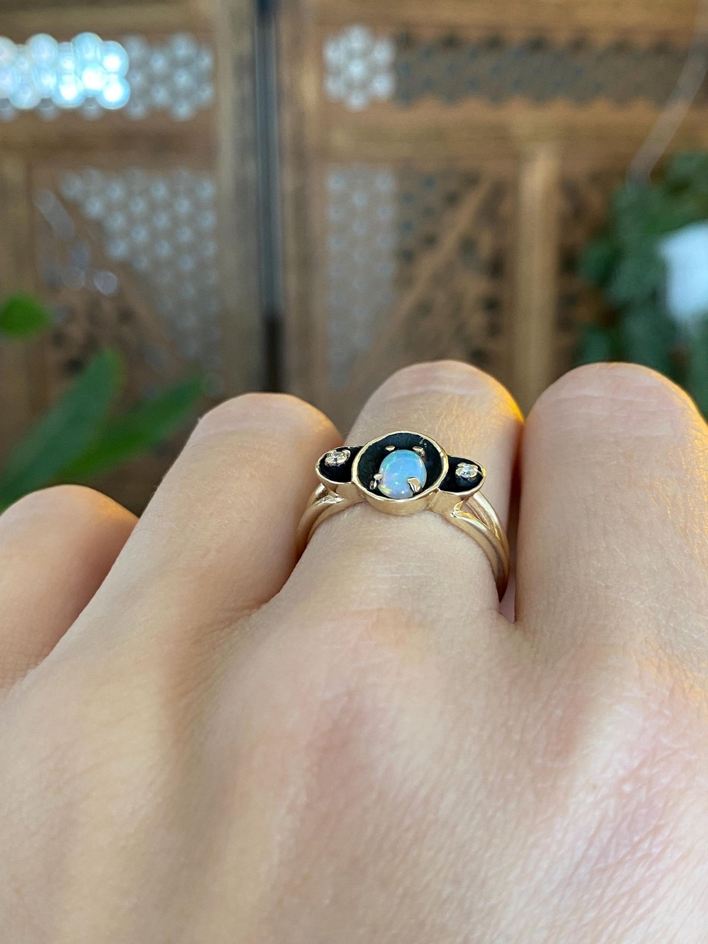 Vintage Solid 14k Yellow Gold Diamond Opal Shadowbox Ring - Size 6.25