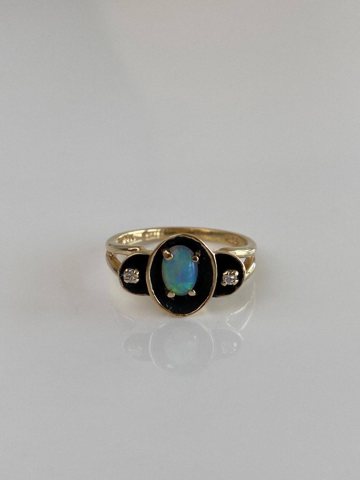 Vintage Solid 14k Yellow Gold Diamond Opal Shadowbox Ring - Size 6.25