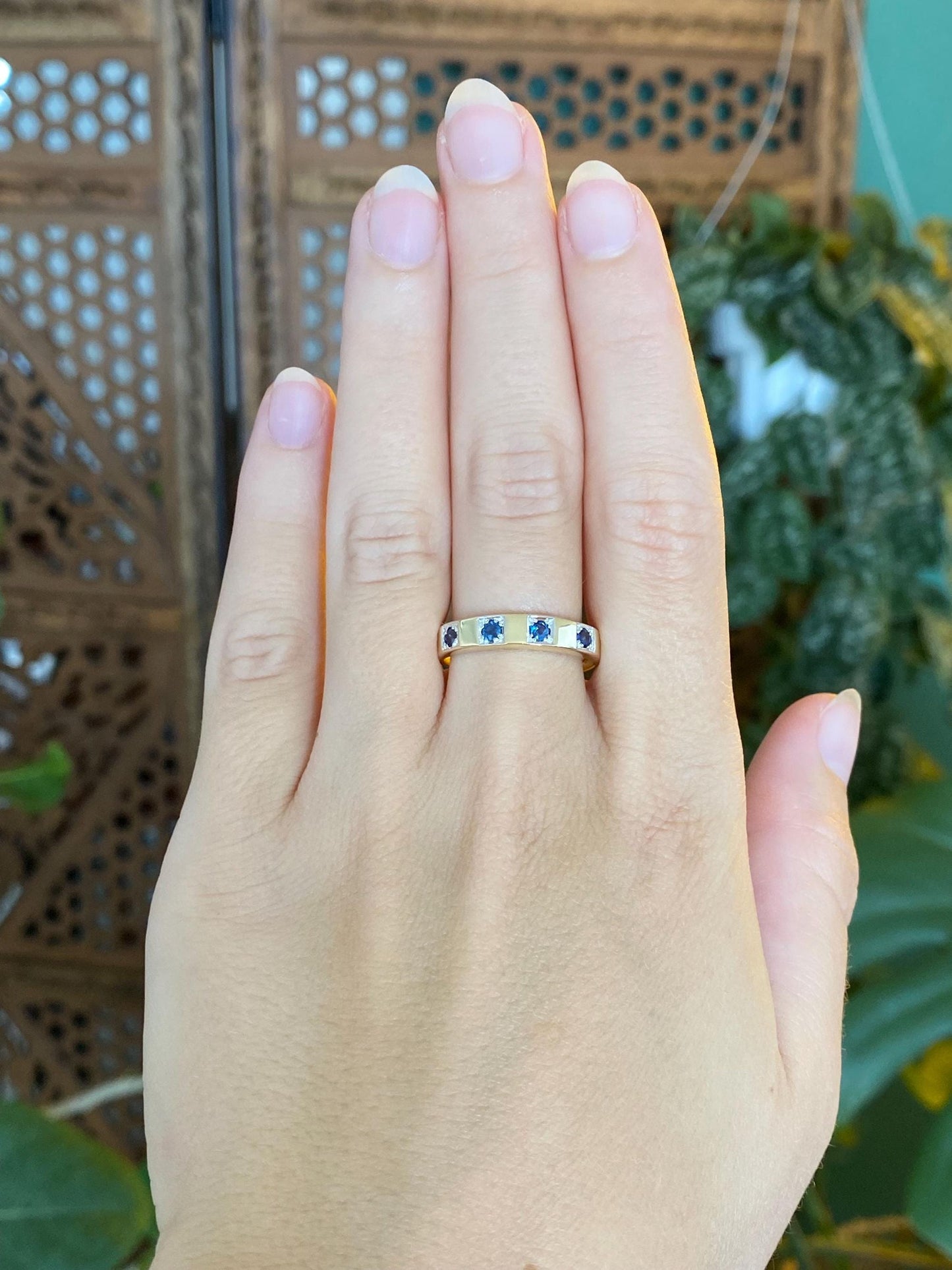 Vintage Solid 14k White & Yellow Gold Blue Sapphire Ring Band - Size 10