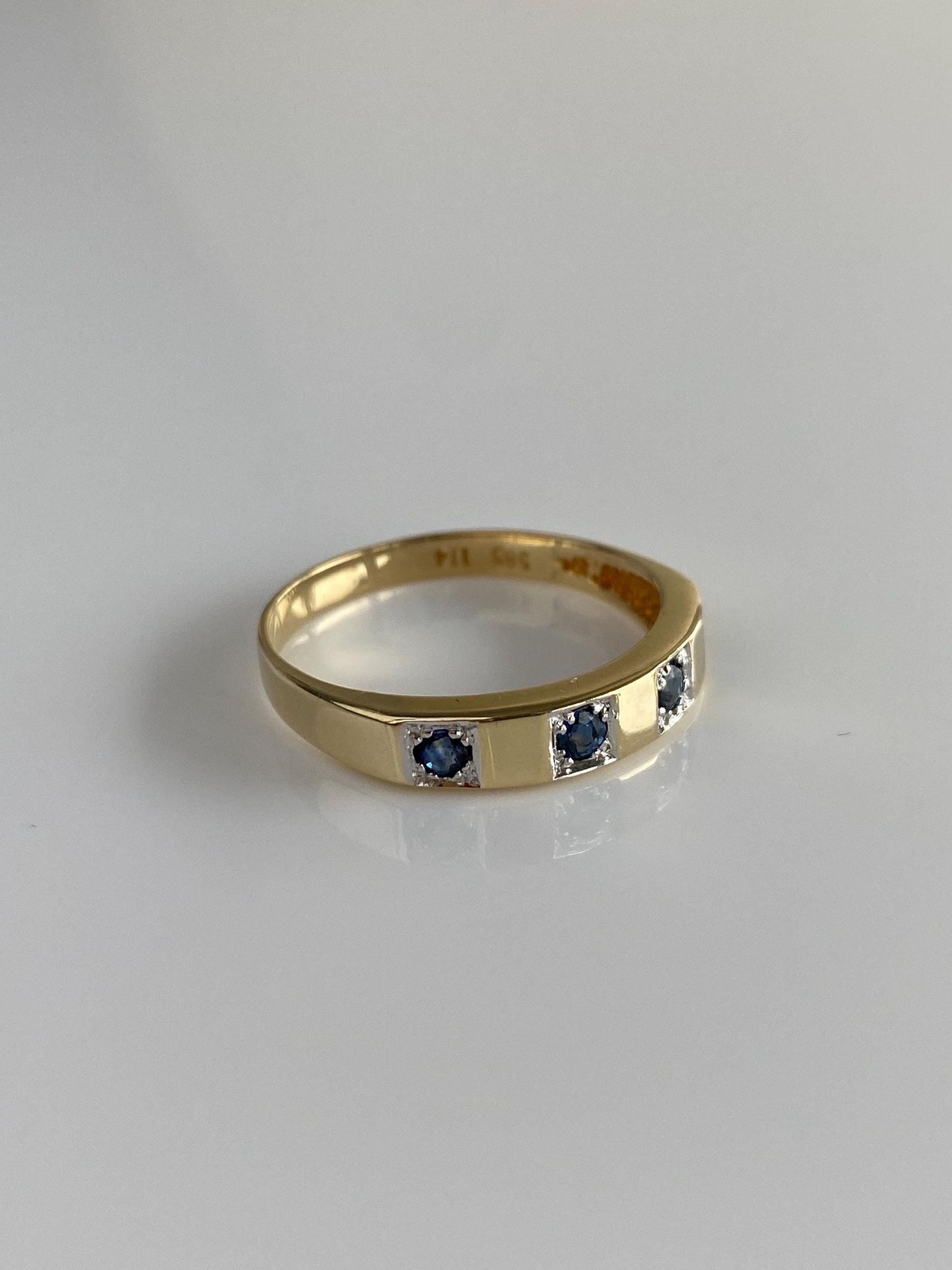Vintage Solid 14k White & Yellow Gold Blue Sapphire Ring Band - Size 10