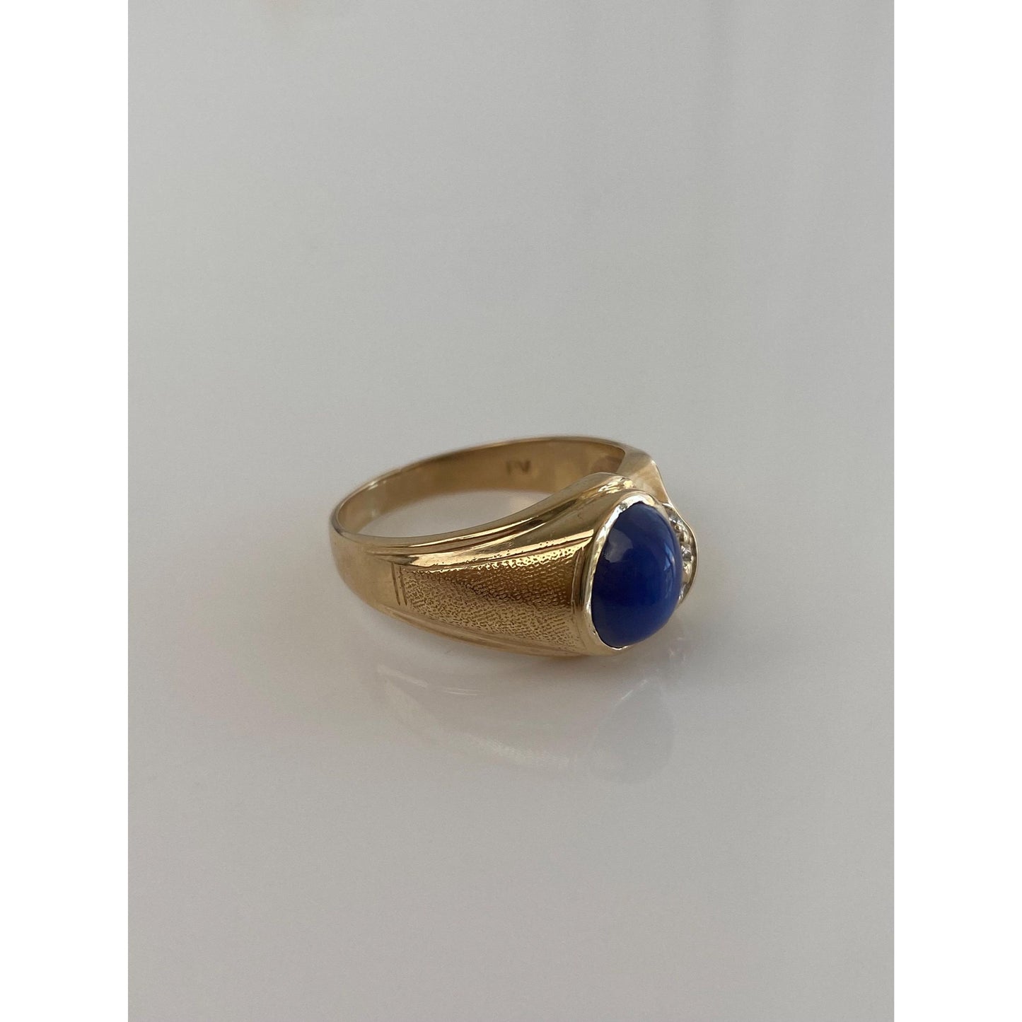 Vintage Solid 14k Yellow Gold Blue Star Sapphire Ring - Size 8.75