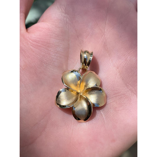 Vintage Solid 14k Yellow Gold Satin Plumeria Flower Charm