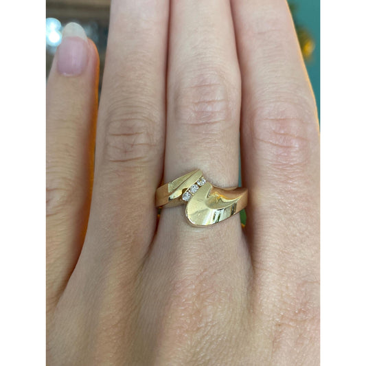 Vintage Solid 14k Yellow Gold Diamond Twist Ring - Size 6.75