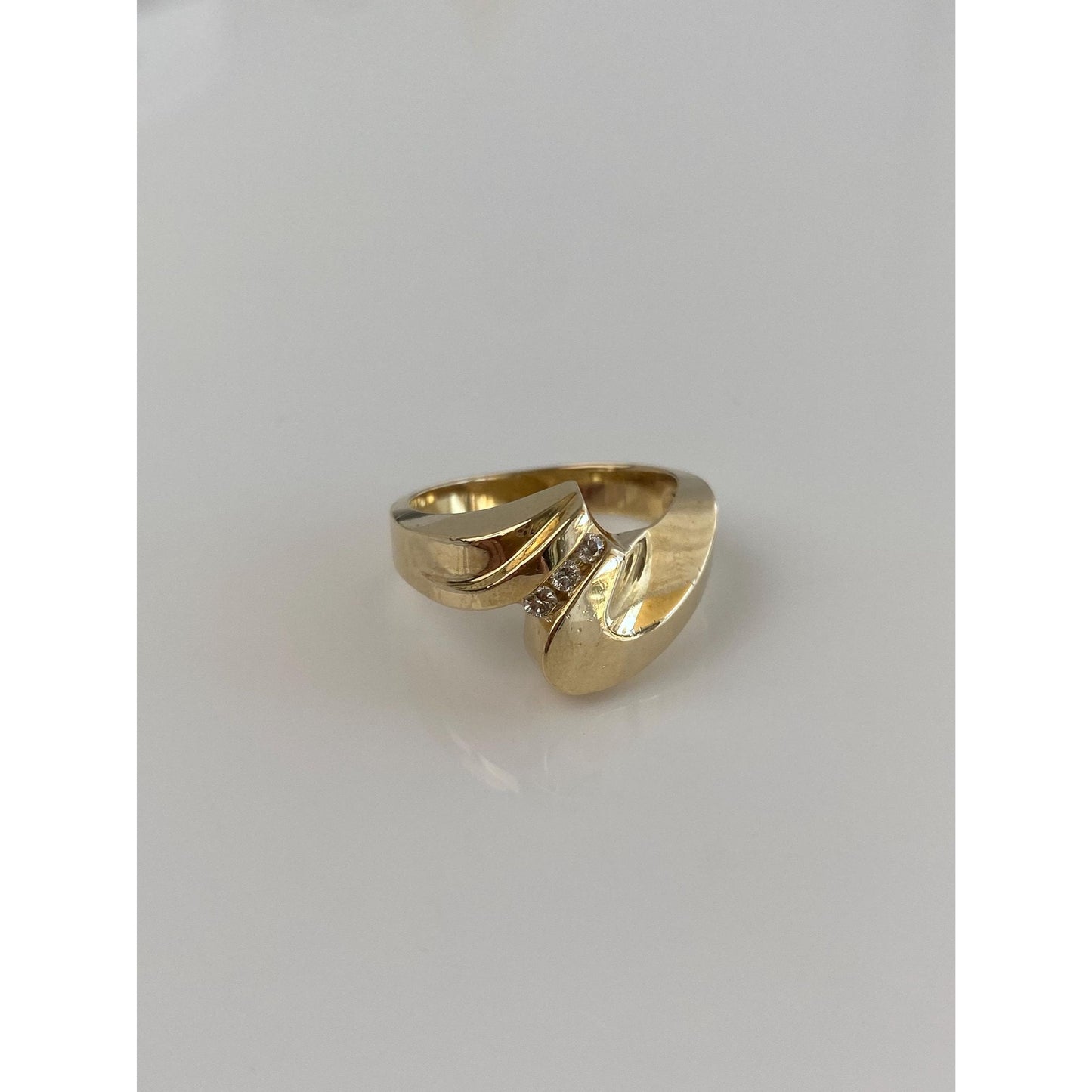 Vintage Solid 14k Yellow Gold Diamond Twist Ring - Size 6.75