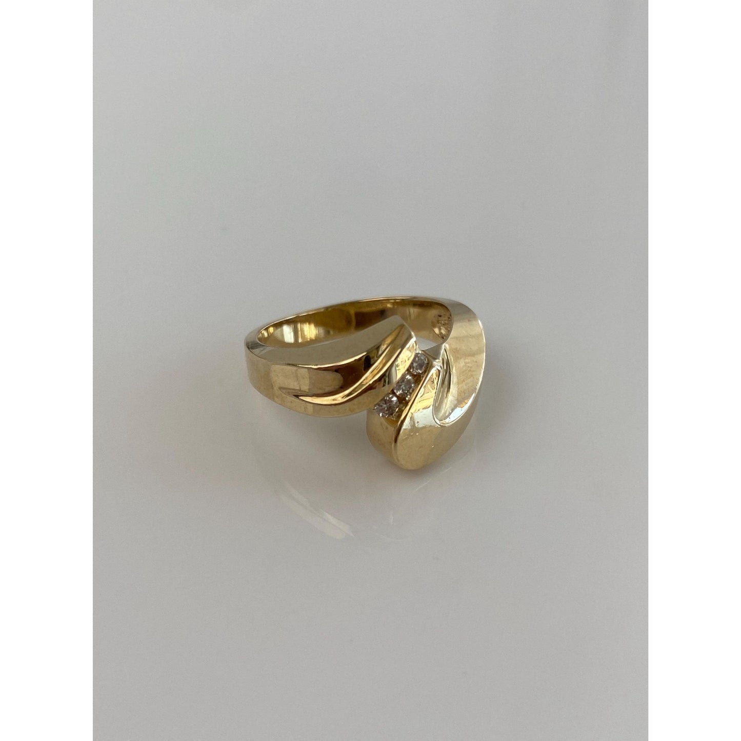 Vintage Solid 14k Yellow Gold Diamond Twist Ring - Size 6.75