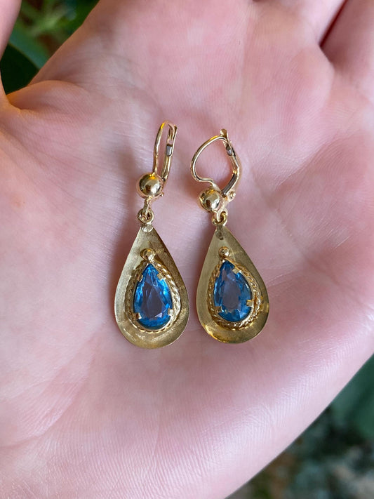 Vintage Solid 18k Yellow Gold Blue Cubic Zirconia Teardrop Dangle Earrings