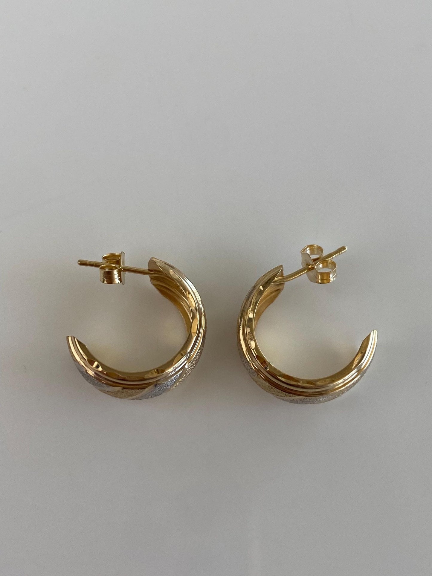Vintage Solid 14k White & Yellow Gold Satin Shiny Lined Drop Earrings