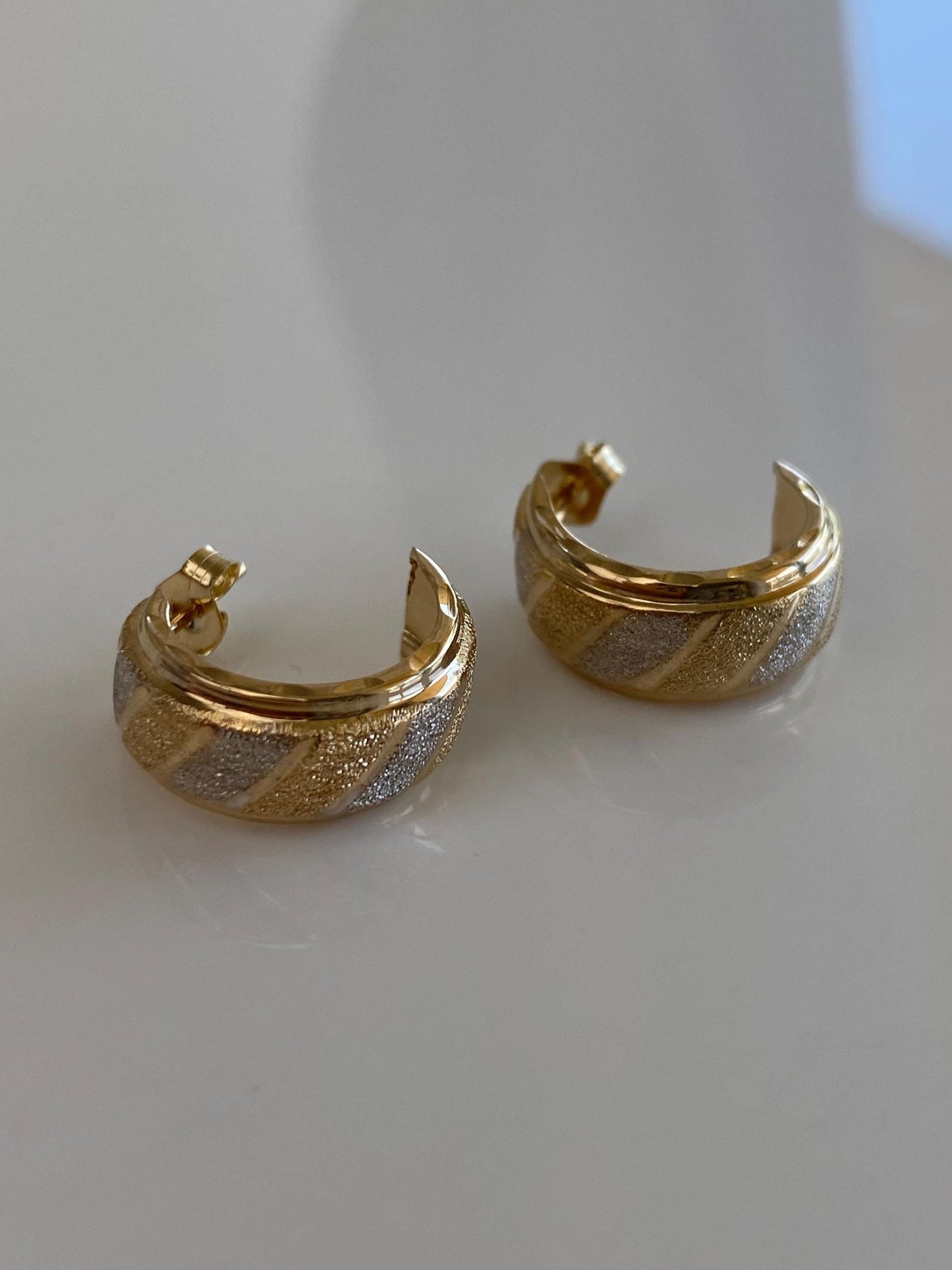 Vintage Solid 14k White & Yellow Gold Satin Shiny Lined Drop Earrings