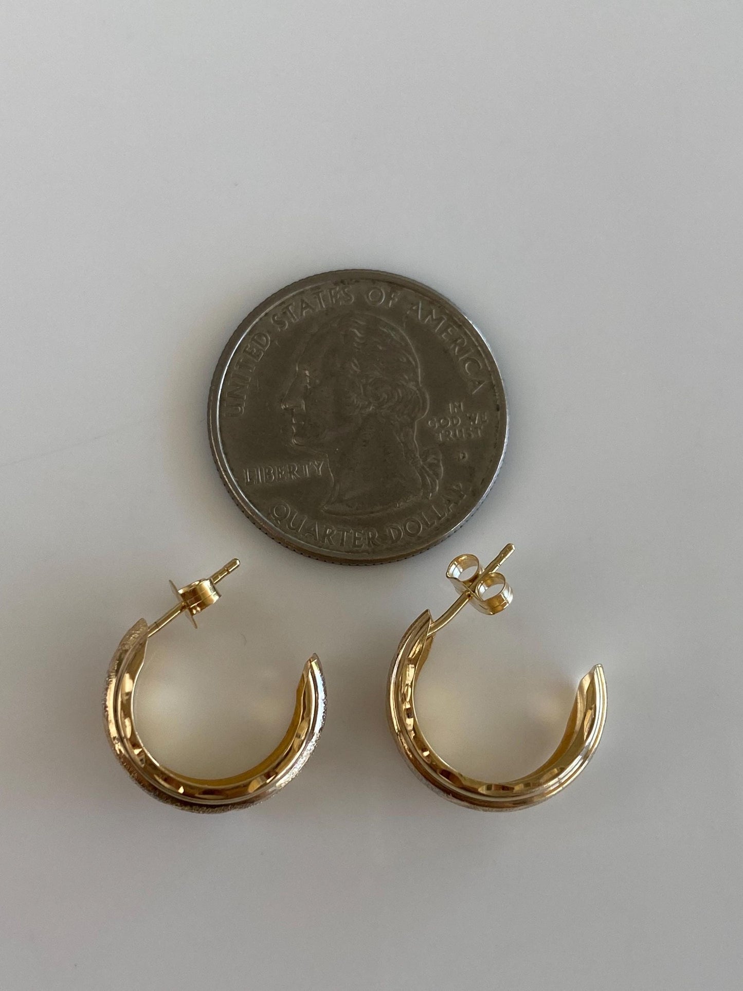 Vintage Solid 14k White & Yellow Gold Satin Shiny Lined Drop Earrings
