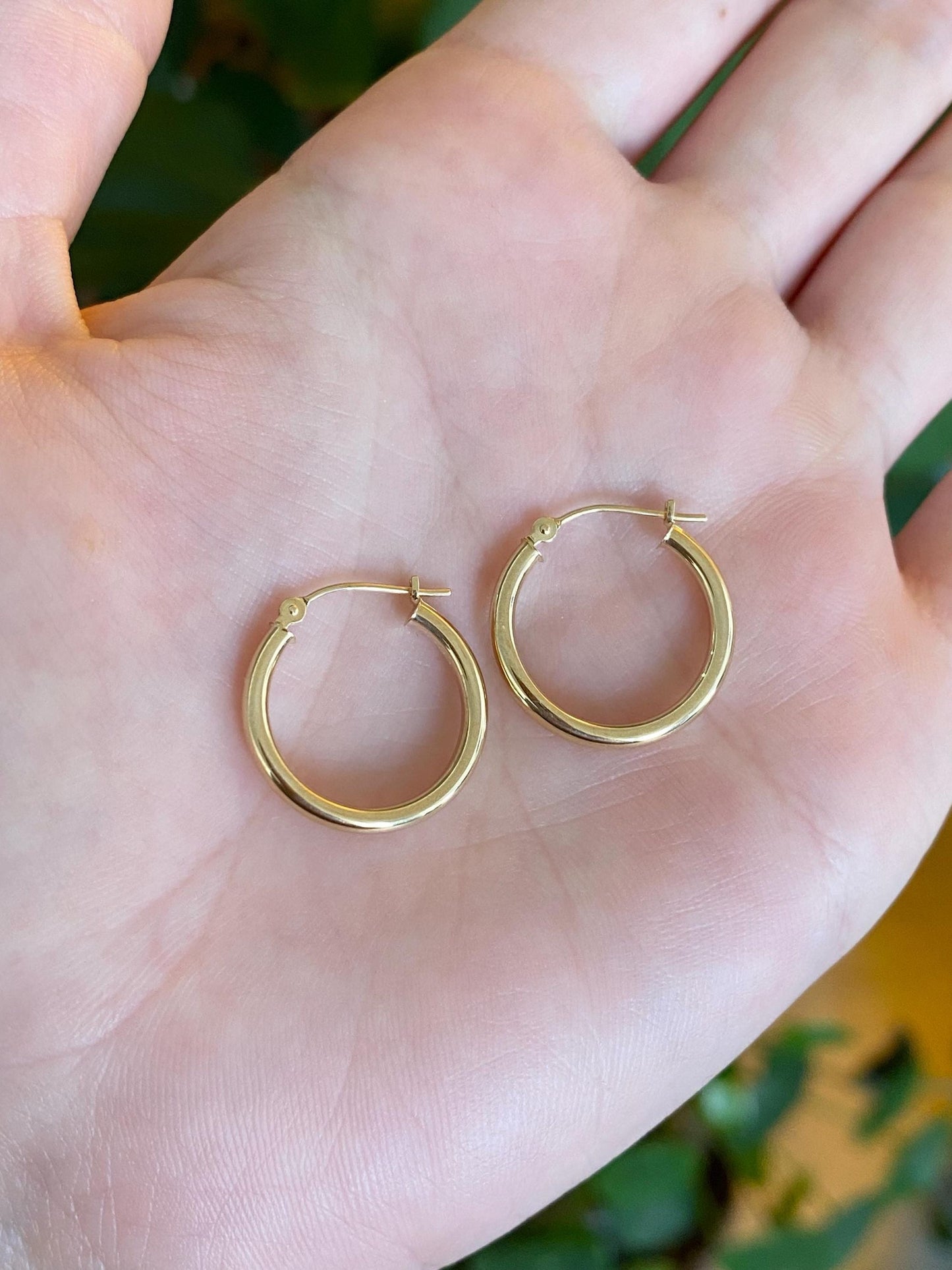 Vintage 14k Yellow Gold Hoop Earrings