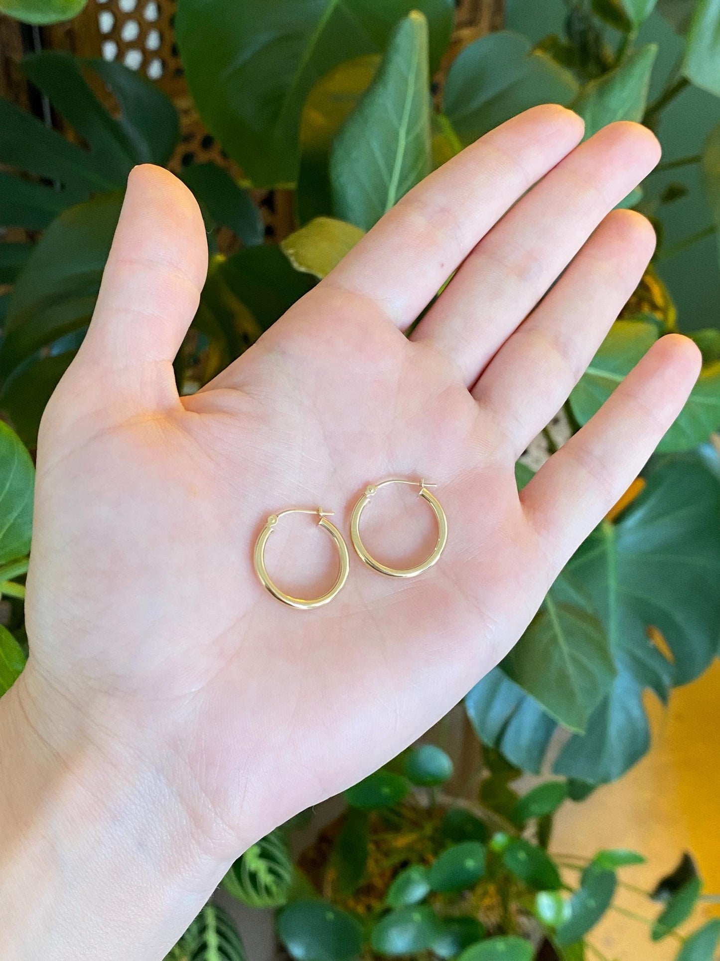 Vintage 14k Yellow Gold Hoop Earrings