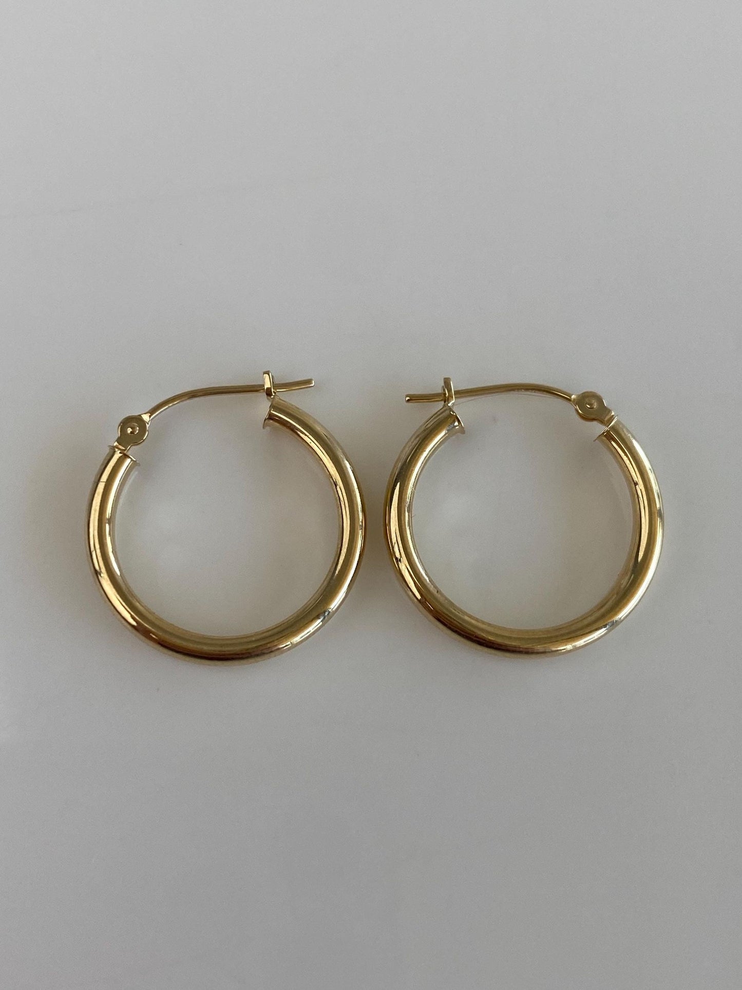 Vintage 14k Yellow Gold Hoop Earrings