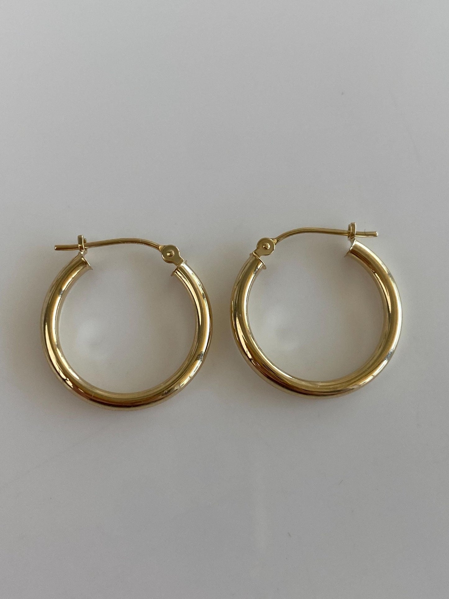 Vintage 14k Yellow Gold Hoop Earrings