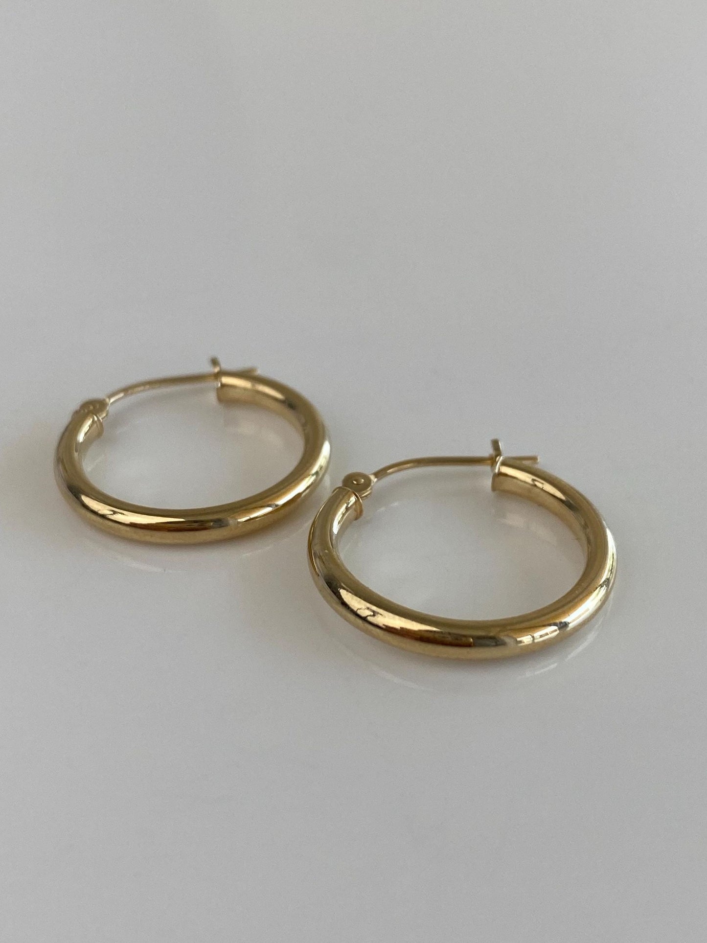 Vintage 14k Yellow Gold Hoop Earrings
