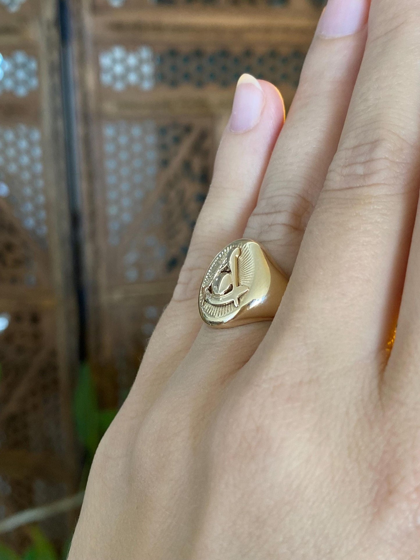 Vintage Solid 14k Yellow Gold Engine Turned Freemason Signet Ring - Size 5.25
