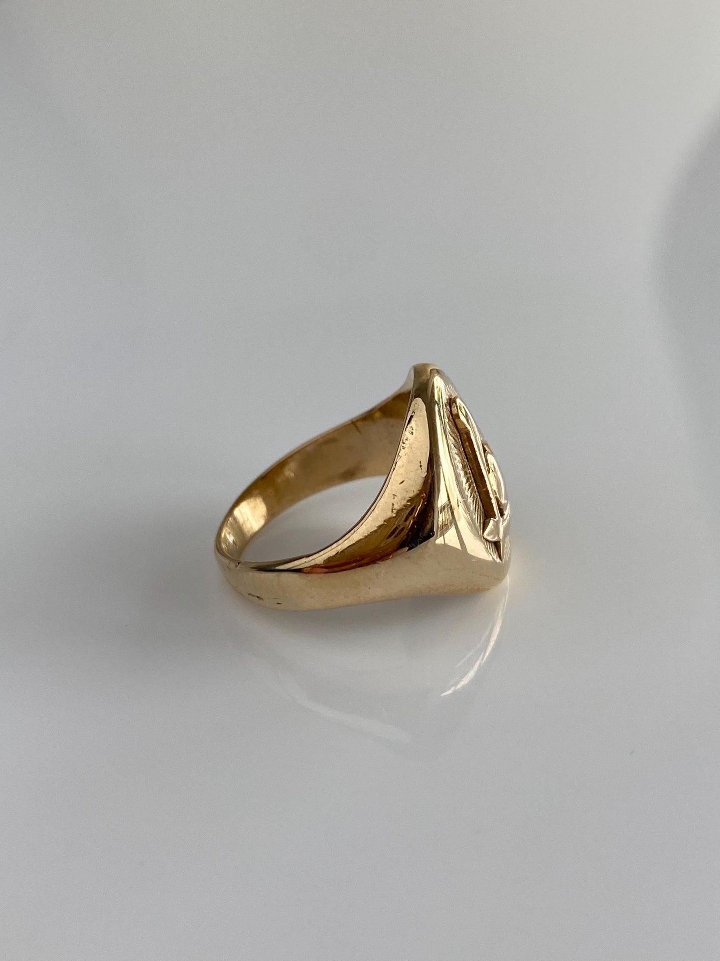 Vintage Solid 14k Yellow Gold Engine Turned Freemason Signet Ring - Size 5.25