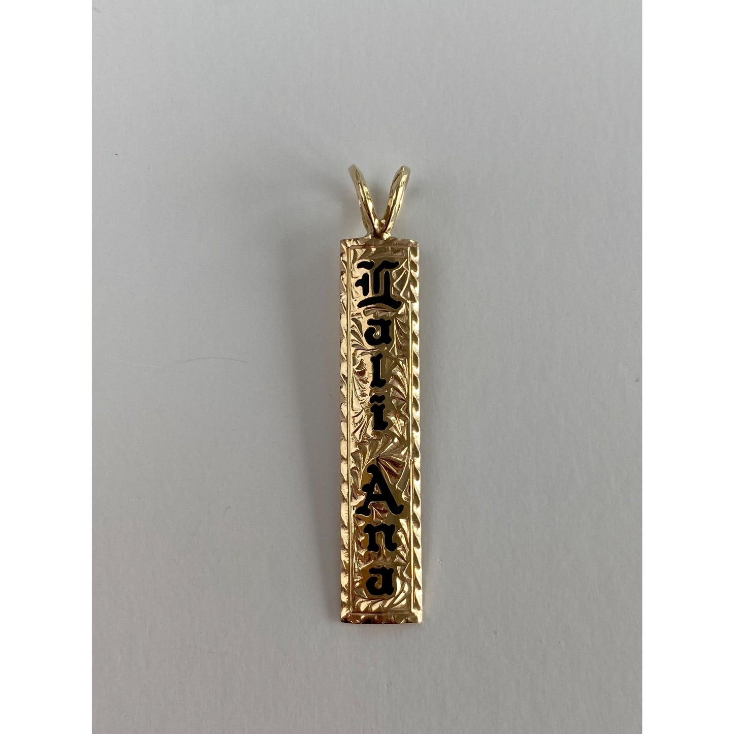 Vintage Solid 14k Yellow Gold Black Enamel Hawaiian 'Lali Ana' Floral Engraved Charm