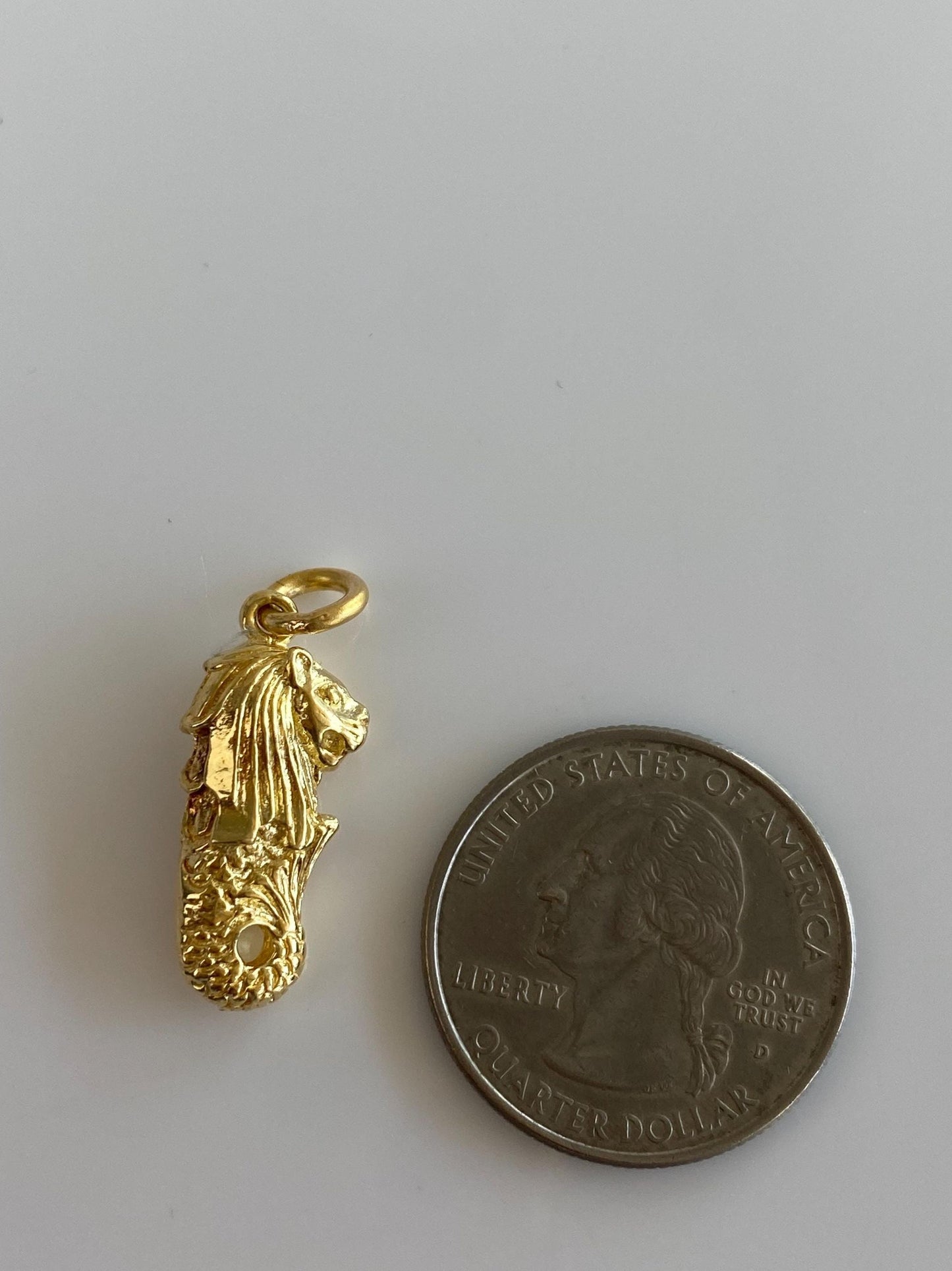 Vintage Solid 18k Yellow Gold Singapore Merlion Charm