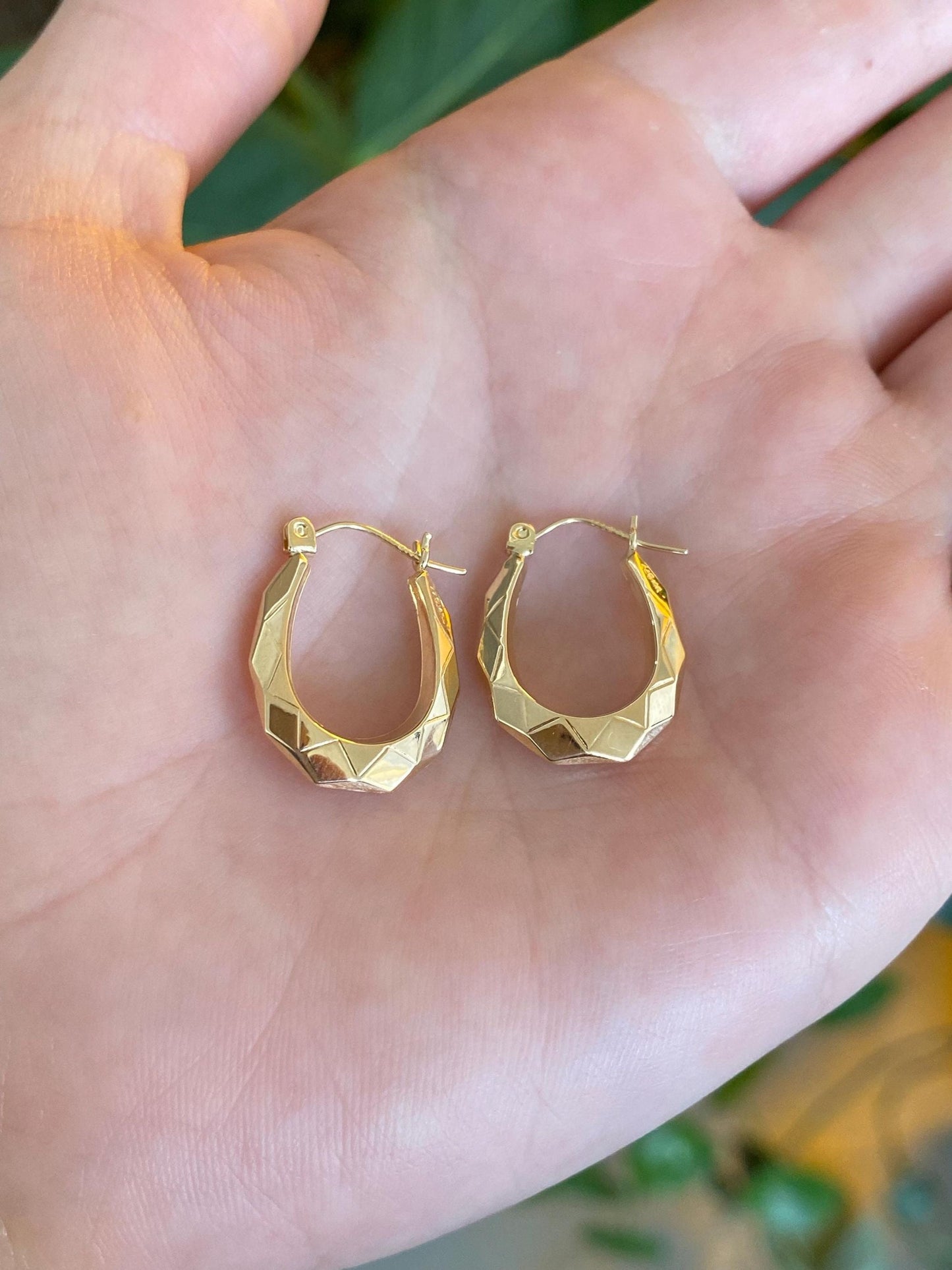 Vintage 14k Yellow Gold Faceted Oval Hoop Earrings