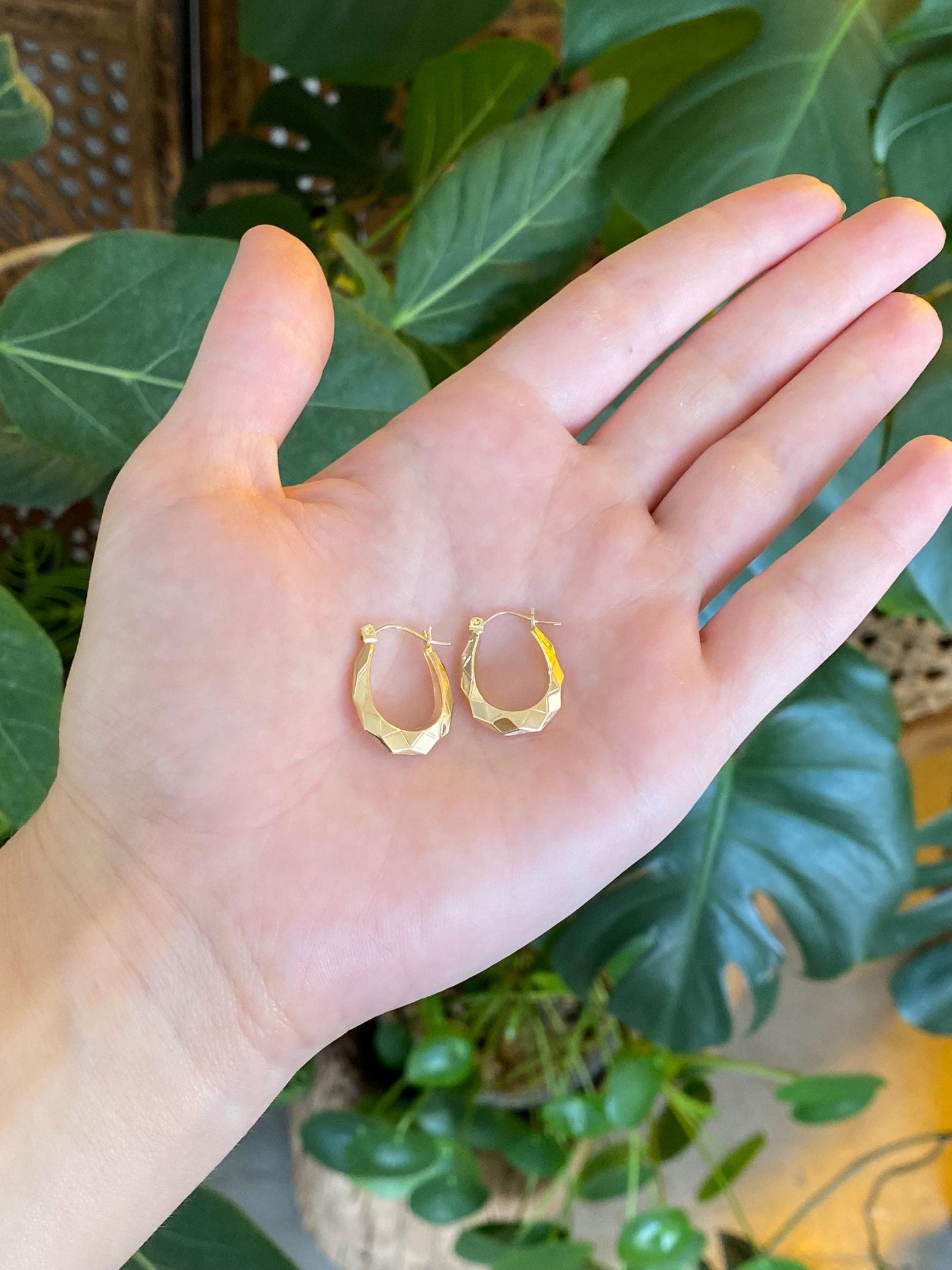 Vintage 14k Yellow Gold Faceted Oval Hoop Earrings