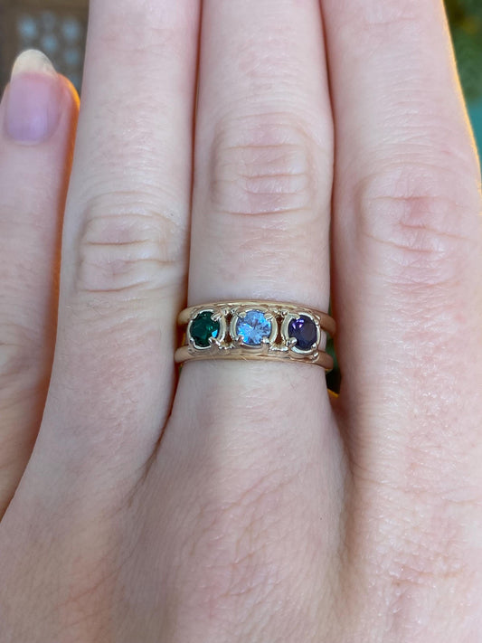 Vintage Solid 14k Yellow Gold Topaz Purple & Green Spinel Ring - Size 6