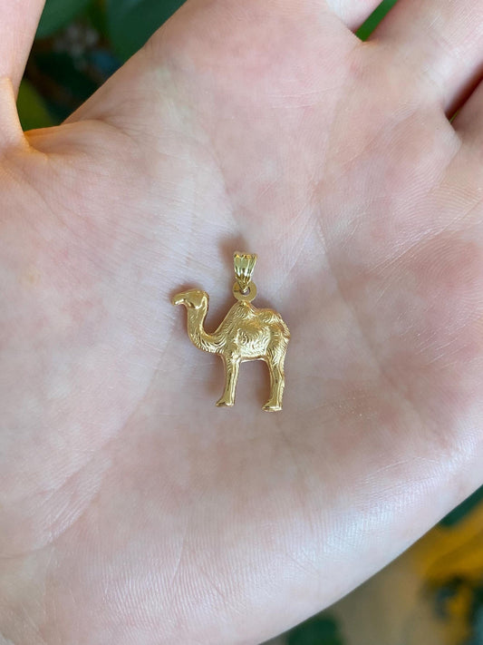 Vintage 18k Yellow Gold Camel Charm