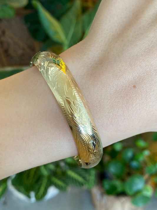 Vintage 14k Yellow Gold Chunky Engraved Bangle Bracelet - Size 6 3/4"
