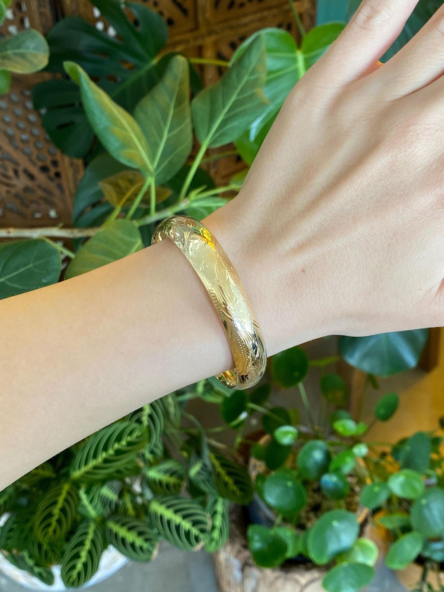Vintage 14k Yellow Gold Chunky Engraved Bangle Bracelet - Size 6 3/4"