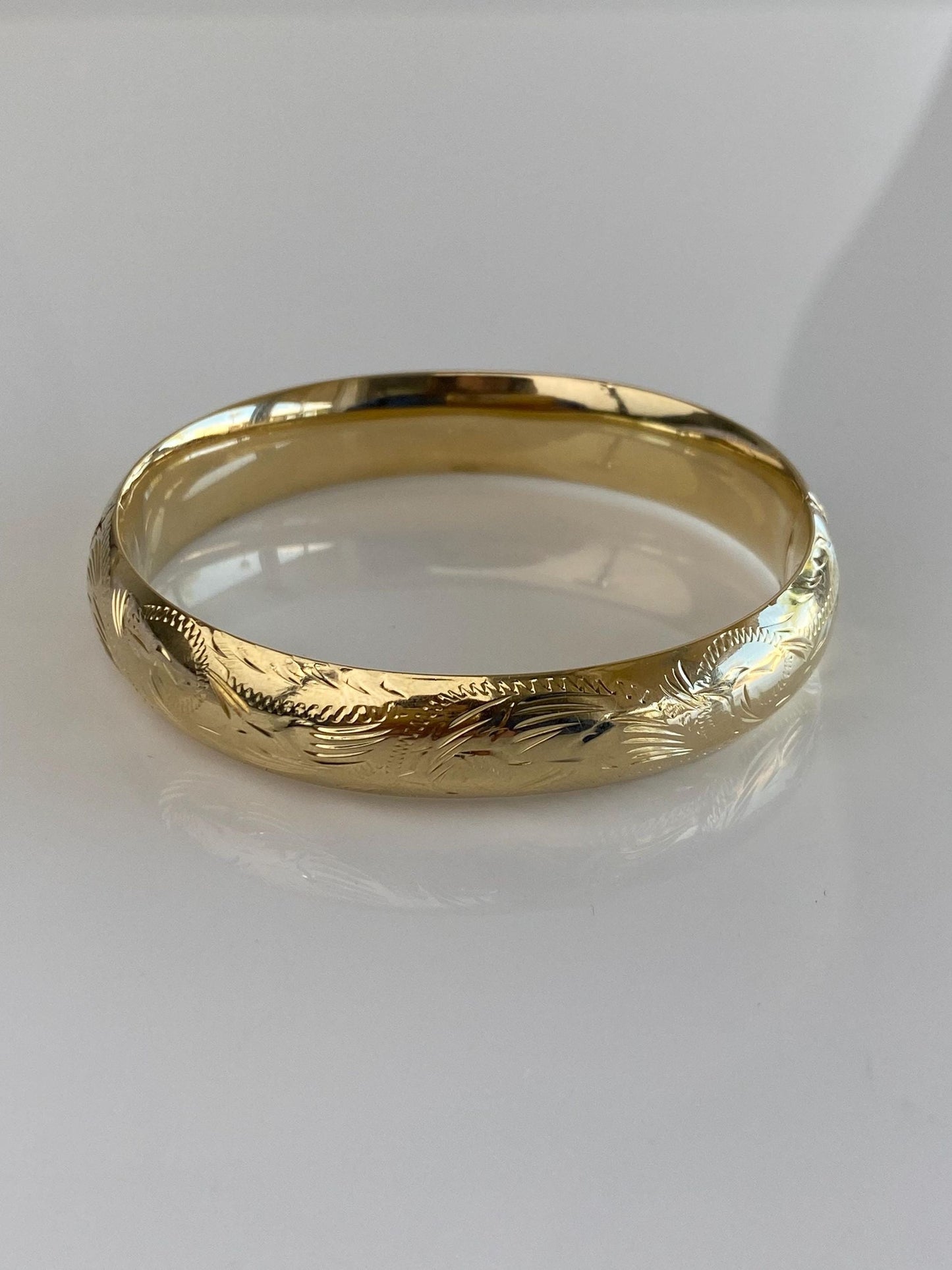 Vintage 14k Yellow Gold Chunky Engraved Bangle Bracelet - Size 6 3/4"